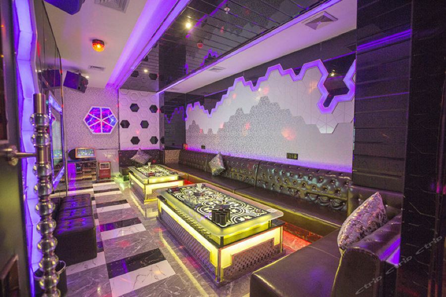 Manhatton Hotel Zhuhai Exterior photo